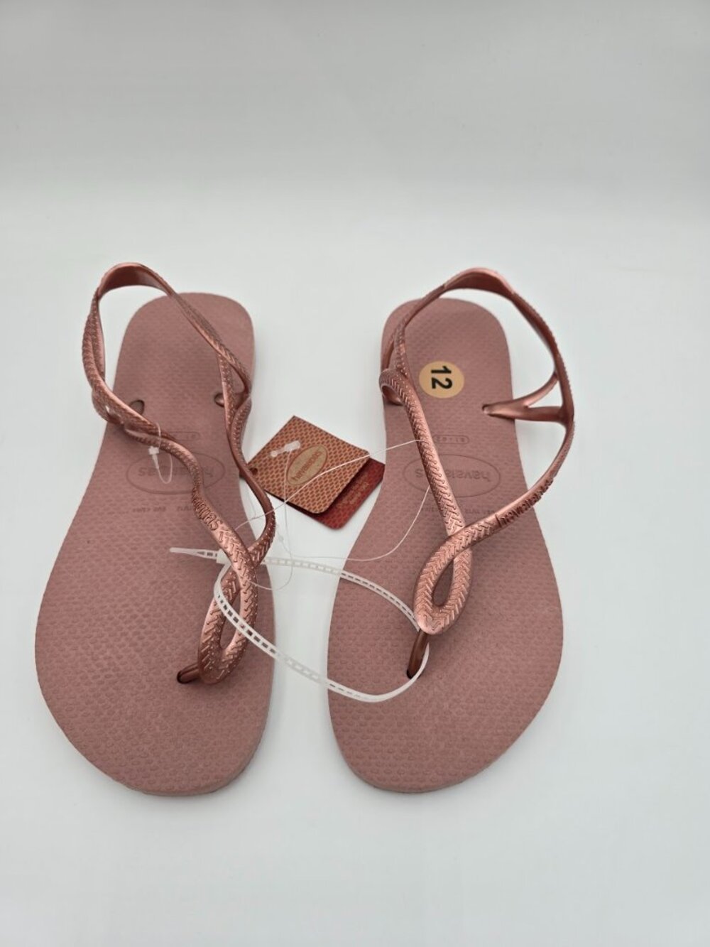 Havaianas Luna sandals in Crocus Rose or Rose Gold Size 12
